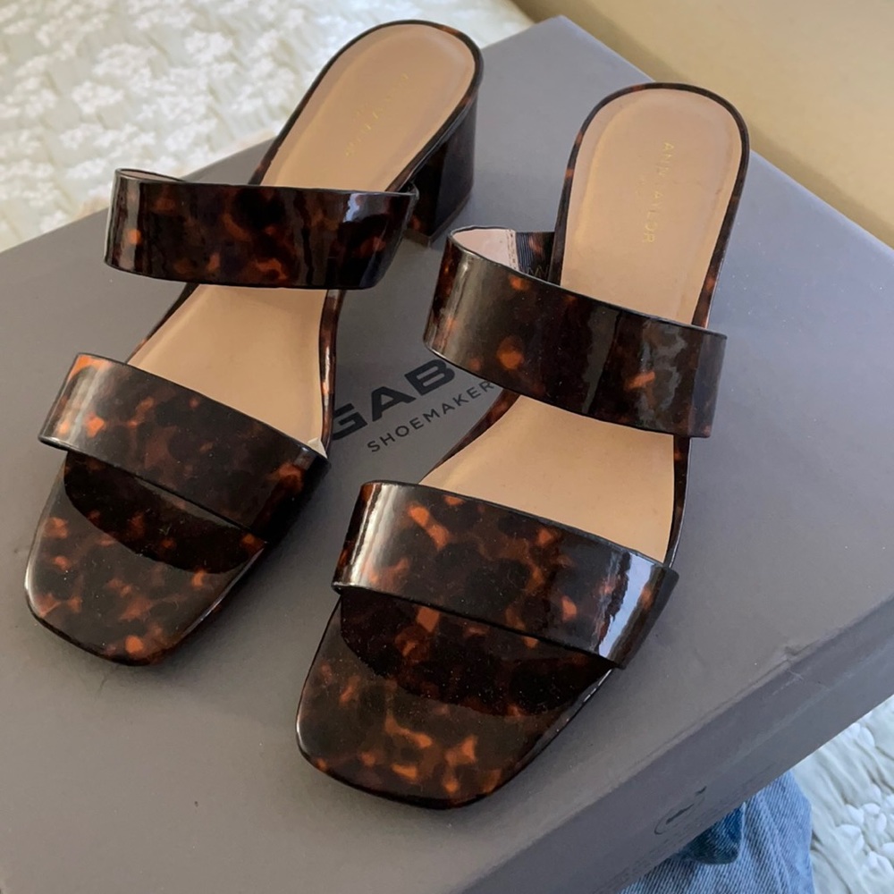 Ann Taylor tortoise mules
